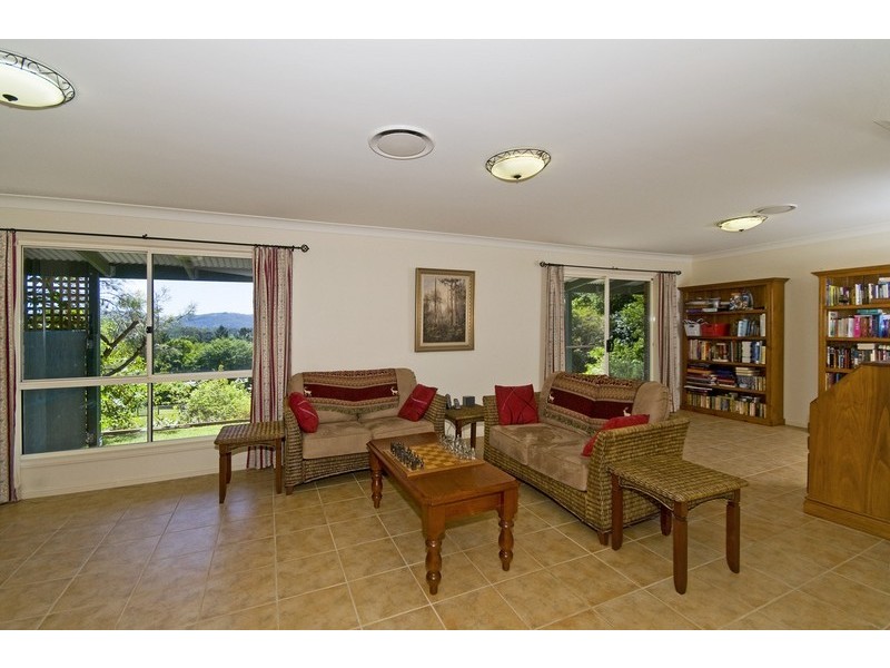 128 Valley Drive, Tallebudgera QLD 4228