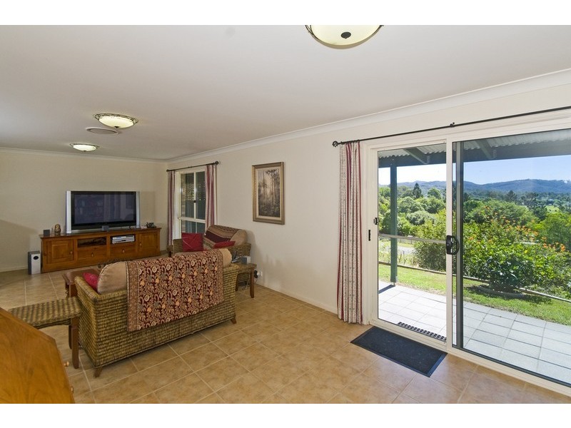 128 Valley Drive, Tallebudgera QLD 4228