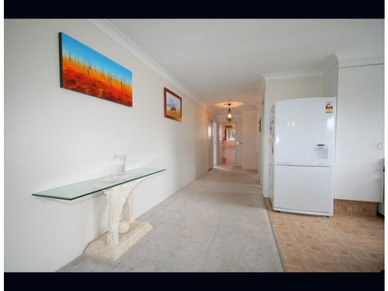 1/3 Wagtail Court, Burleigh Waters QLD 4220