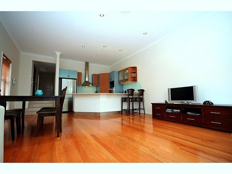 33 Dolphin Ave, Mermaid Beach QLD 4218