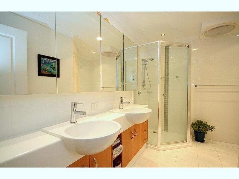 33 Dolphin Ave, Mermaid Beach QLD 4218