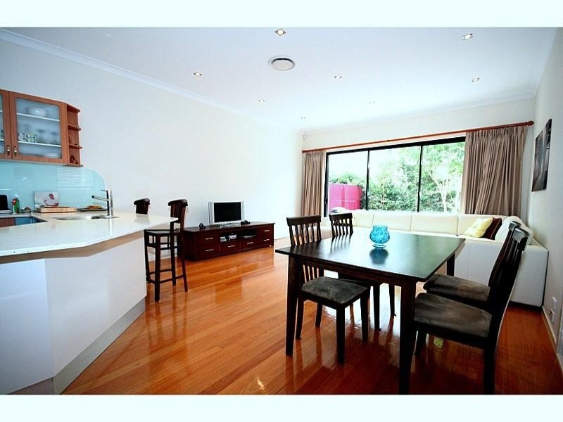 33 Dolphin Ave, Mermaid Beach QLD 4218