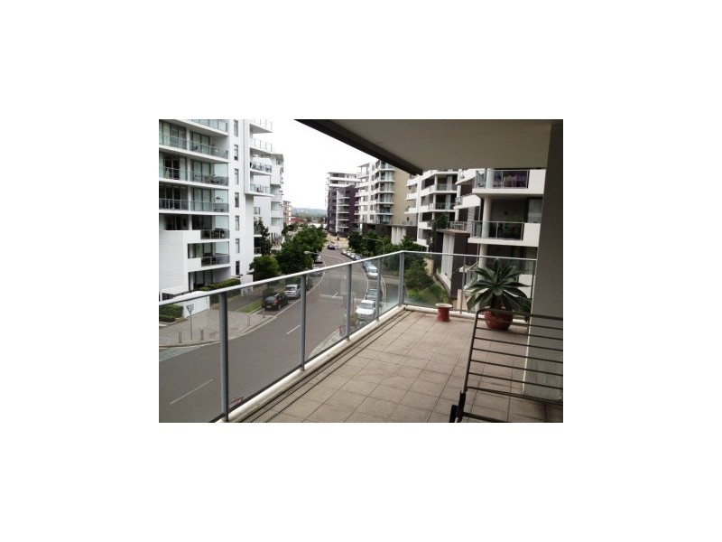 *LEASED* 302/1 Jean Wailes Ave, Rhodes NSW 2138