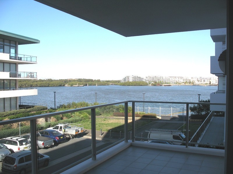 *LEASED* 202/10 Jean Wailes Ave, Rhodes NSW 2138