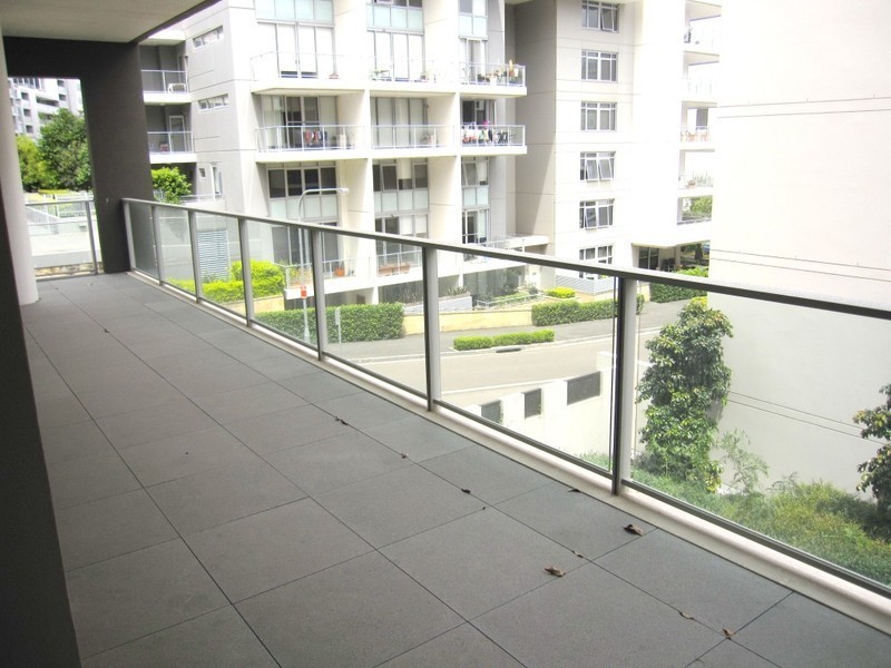 *LEASED* 103/76 Rider Blvd, Rhodes NSW 2138