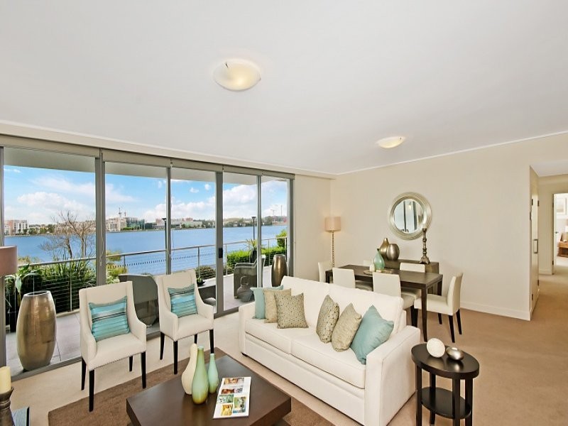 12 Jean Wailes Ave, Rhodes NSW 2138