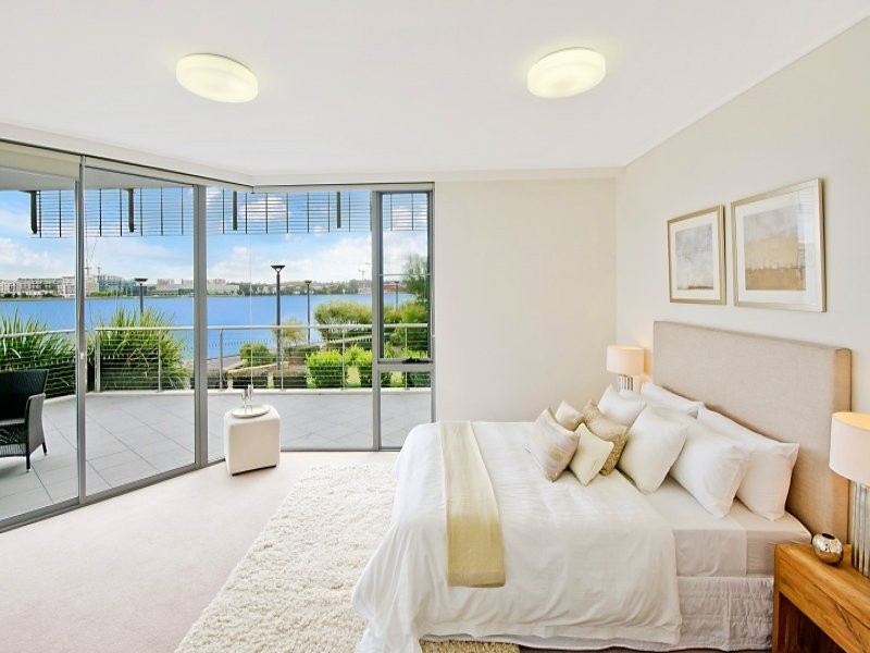 12 Jean Wailes Ave, Rhodes NSW 2138