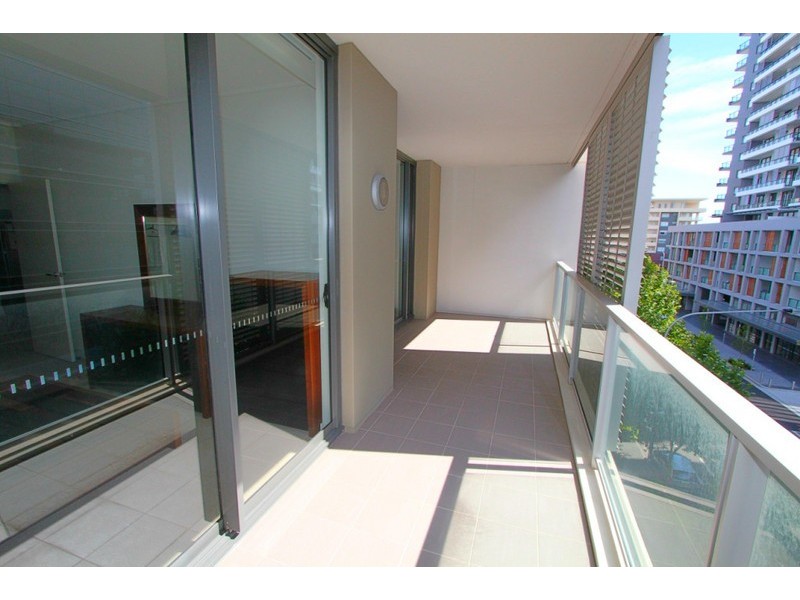*LEASED* 501/78 Rider Boulevard, Rhodes NSW 2138