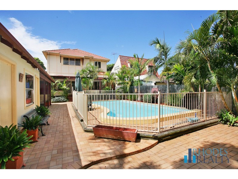 6 Mackenzie St, Concord West NSW 2138