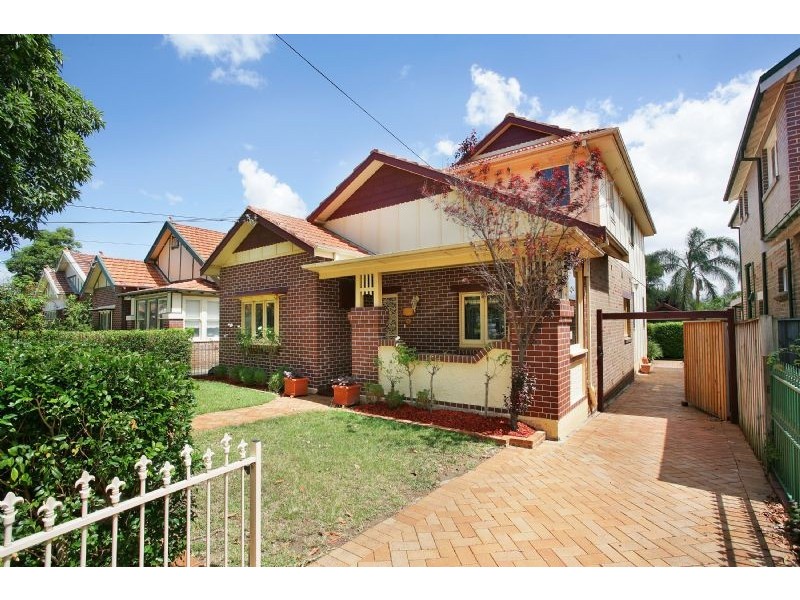 6 Mackenzie St, Concord West NSW 2138