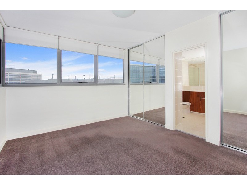 701/2 Rider Blvd, Rhodes NSW 2138