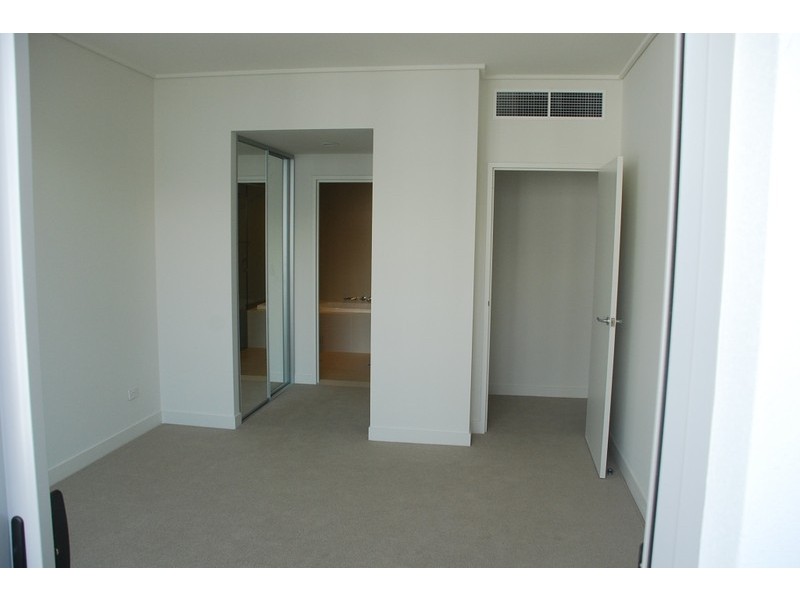 *LEASED* 501/10 Jean Wailes Avenue, Rhodes NSW 2138