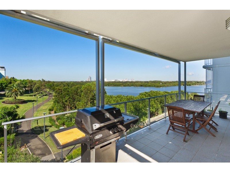 402/2 Shoreline Drive, Rhodes NSW 2138