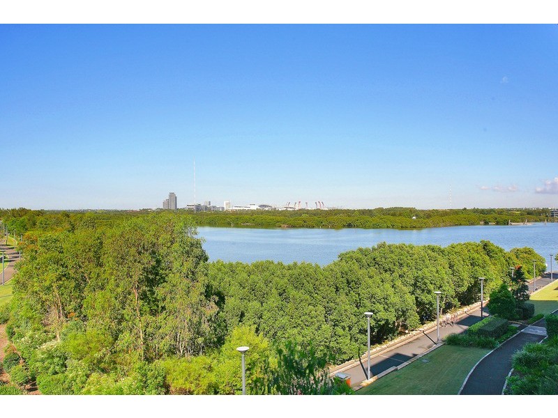 402/2 Shoreline Drive, Rhodes NSW 2138