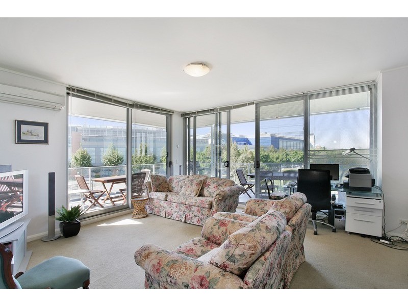 402/2 Shoreline Drive, Rhodes NSW 2138
