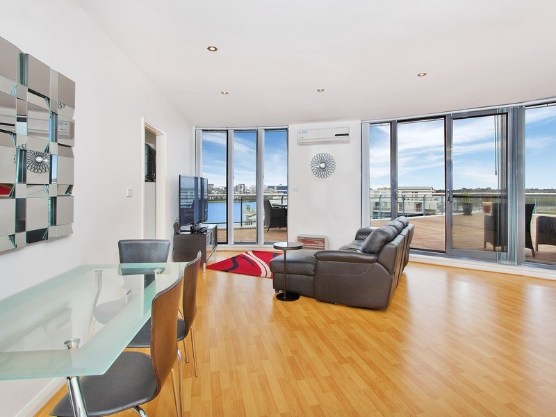 102/27 Bennelong Parkway, Wentworth Point NSW 2127