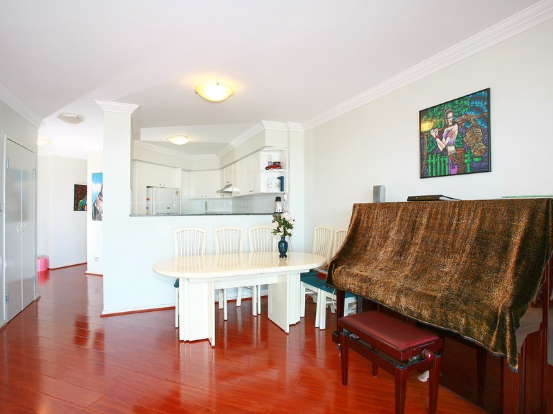 707/8 Wentworth Drive, Liberty Grove NSW 2138