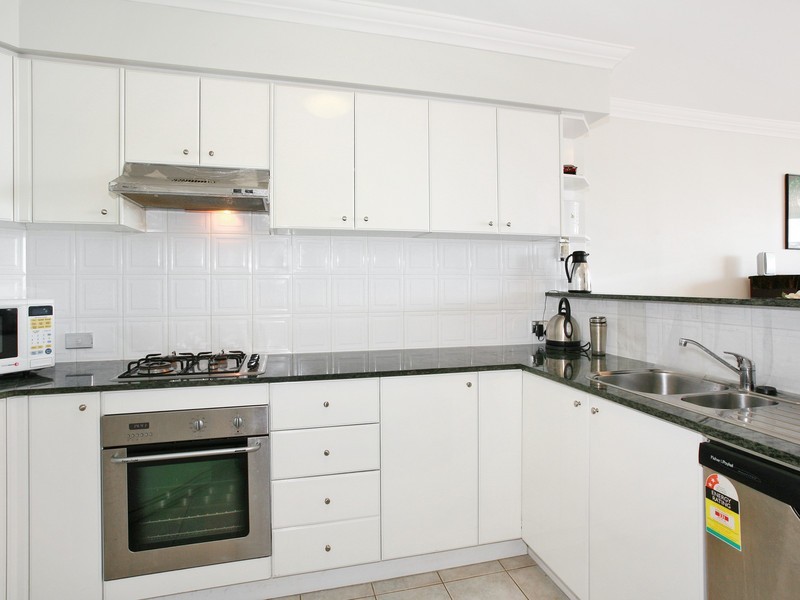 707/8 Wentworth Drive, Liberty Grove NSW 2138