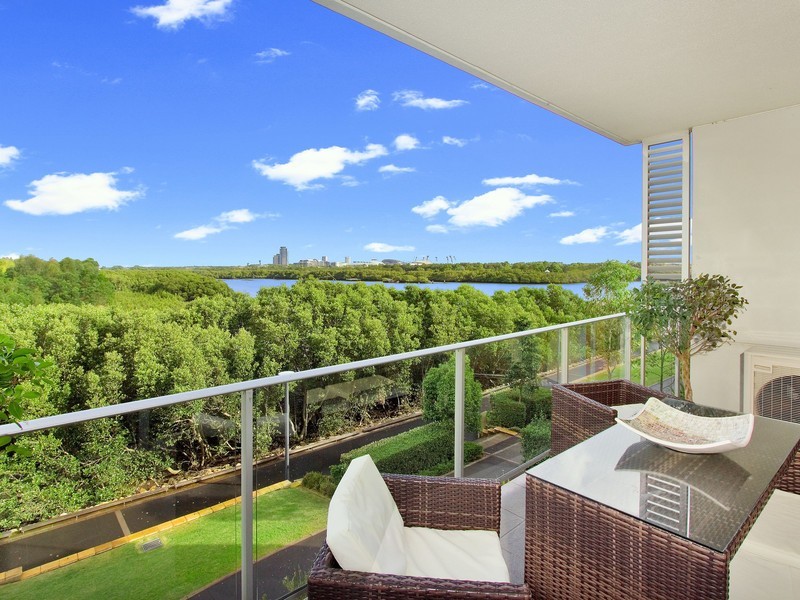 304/2 Shoreline Drive, Rhodes NSW 2138