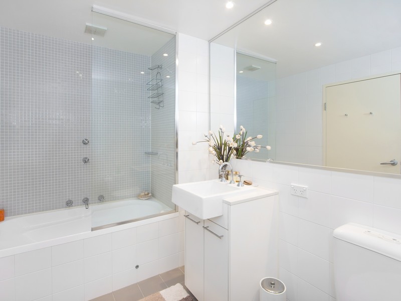 304/2 Shoreline Drive, Rhodes NSW 2138