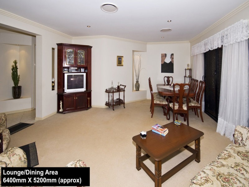 7 Kimbolton Dr, Redland Bay QLD 4165
