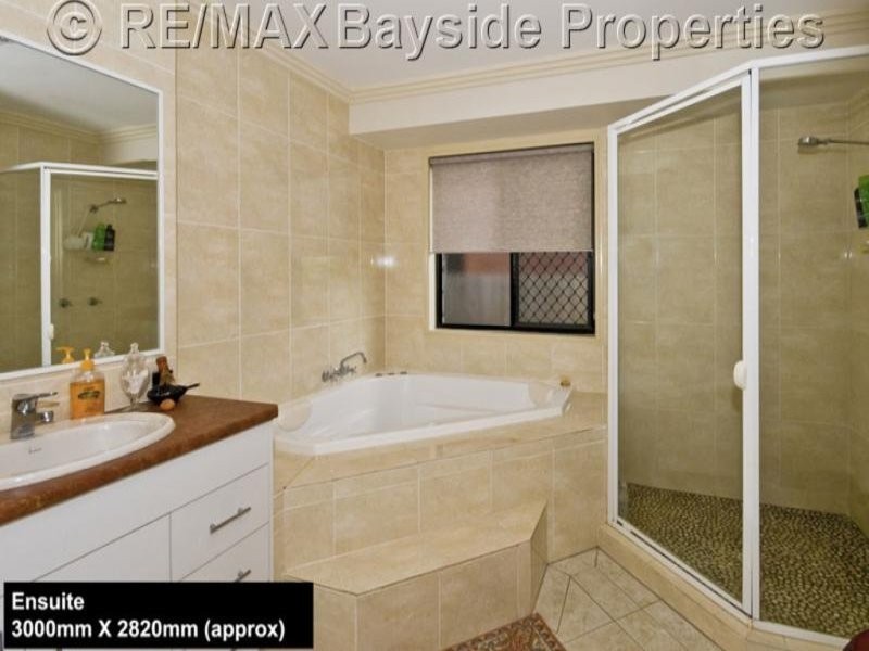 7 Kimbolton Dr, Redland Bay QLD 4165