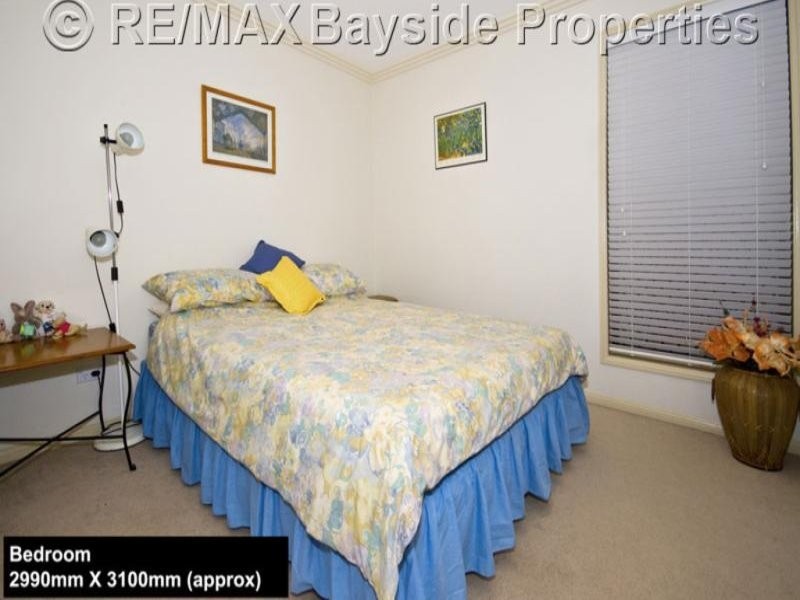 7 Kimbolton Dr, Redland Bay QLD 4165