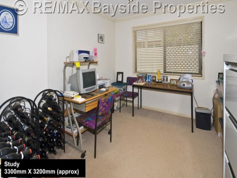 7 Kimbolton Dr, Redland Bay QLD 4165