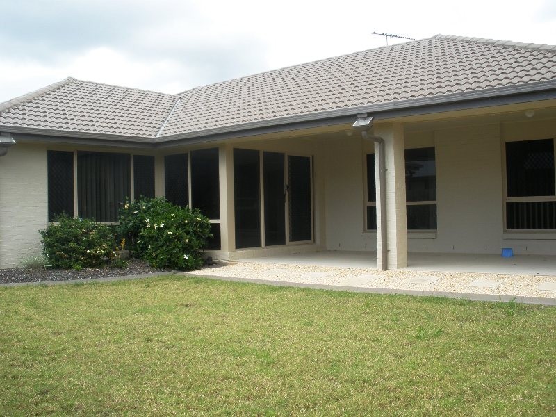 5 Forrest, Redland Bay QLD 4165