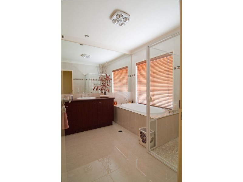 22 Tipuana Dr, Capalaba QLD 4157