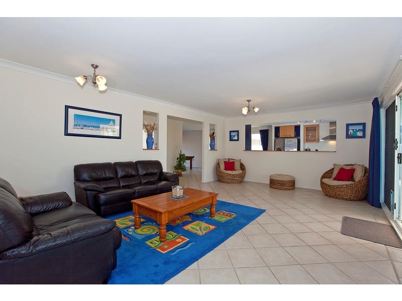 27 Masthead Dr, Raby Bay QLD 4163