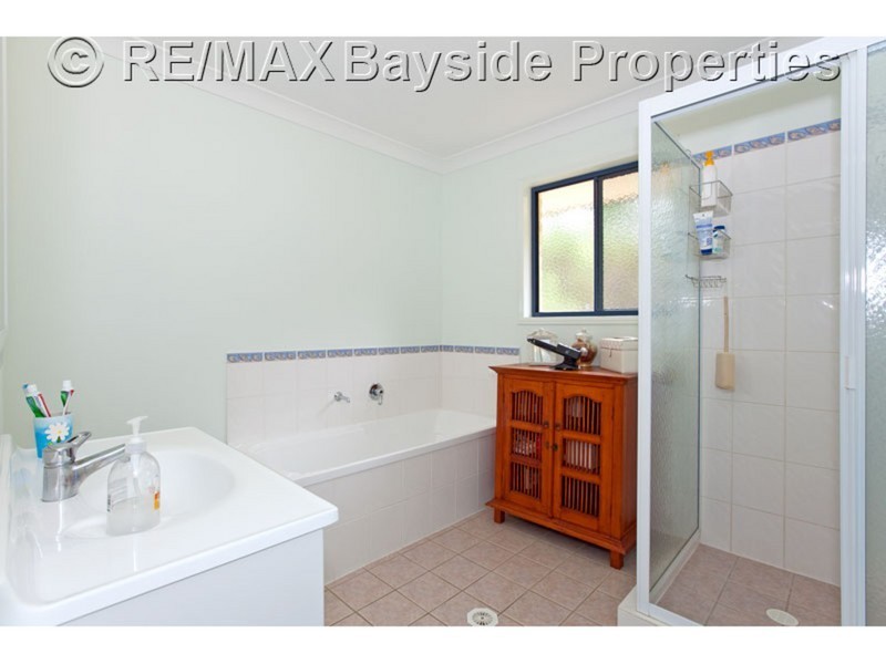 17 Grevillea Street, Redland Bay QLD 4165