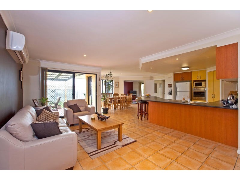 7 Jacaranda Pl, Ormiston QLD 4160