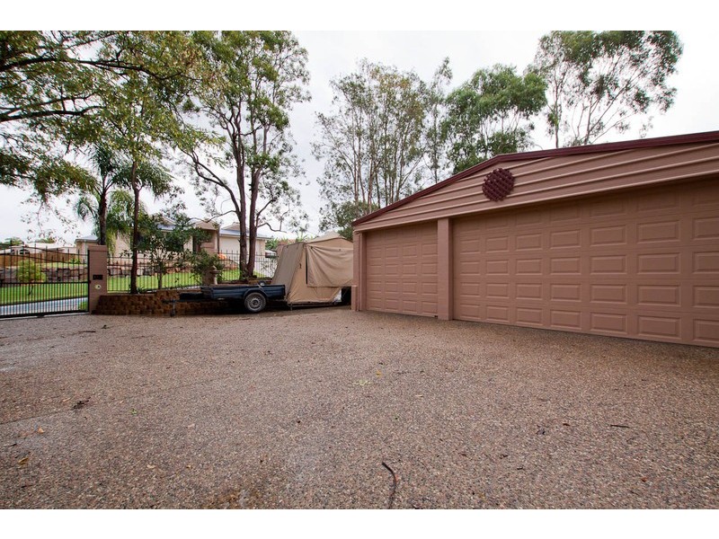 19 Kalmia Dr, Redland Bay QLD 4165