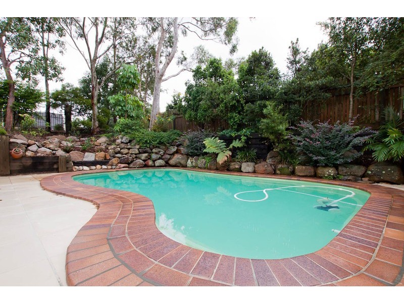 19 Kalmia Dr, Redland Bay QLD 4165