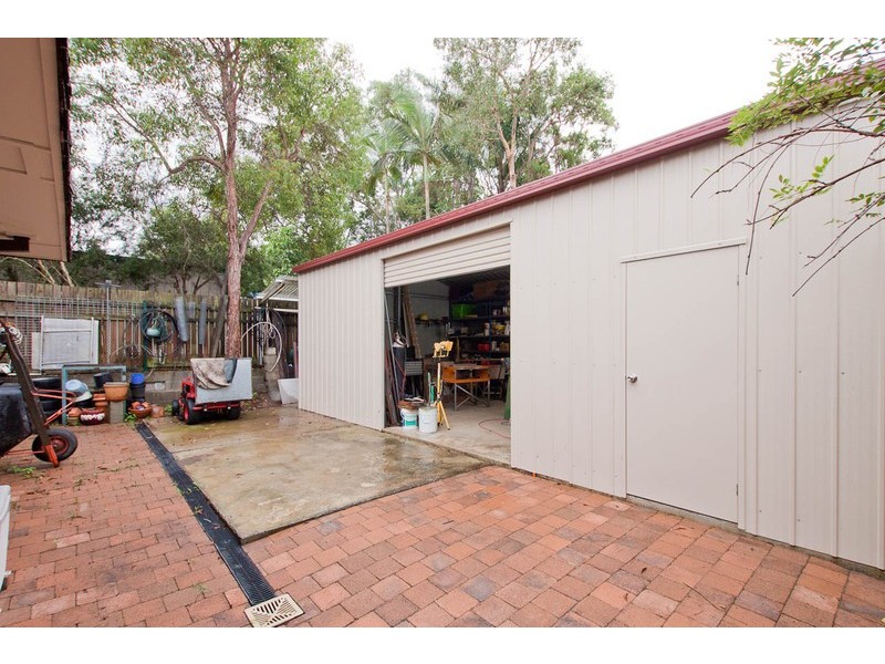 19 Kalmia Dr, Redland Bay QLD 4165