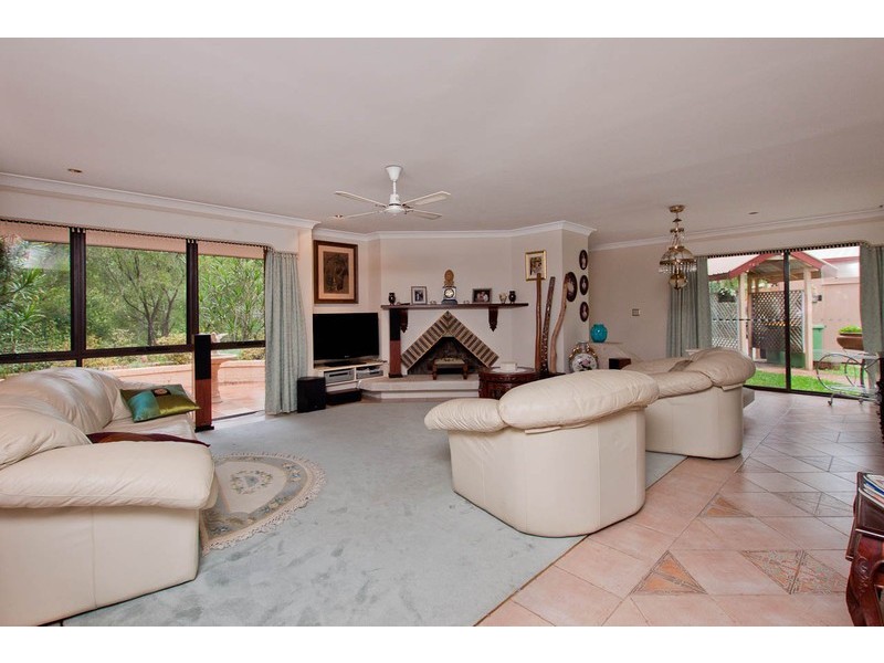 19 Kalmia Dr, Redland Bay QLD 4165