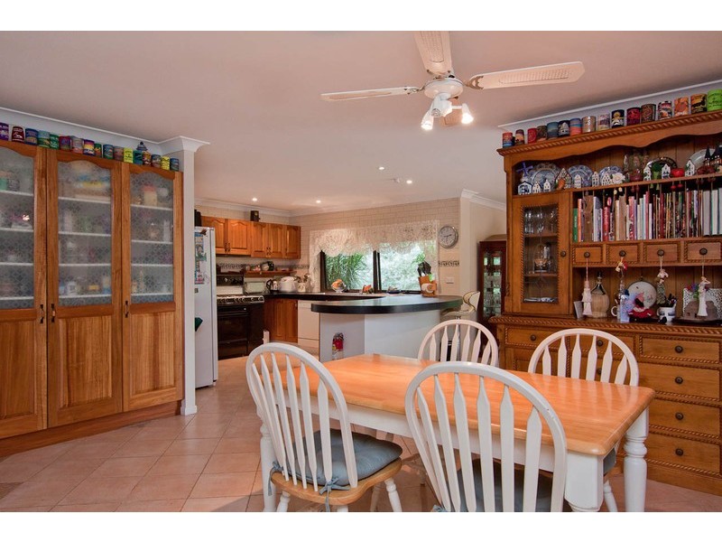 19 Kalmia Dr, Redland Bay QLD 4165