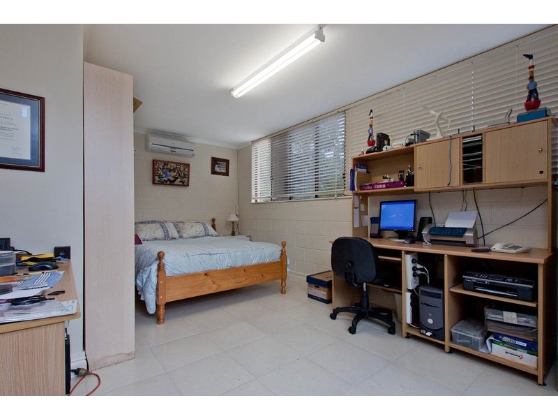 19 Kalmia Dr, Redland Bay QLD 4165