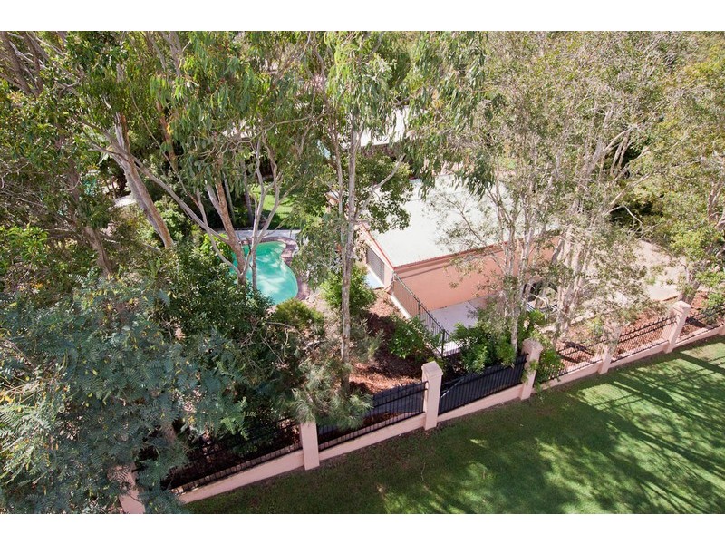 19 Kalmia Dr, Redland Bay QLD 4165