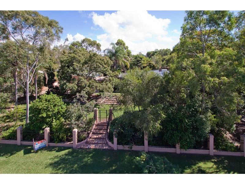 19 Kalmia Dr, Redland Bay QLD 4165