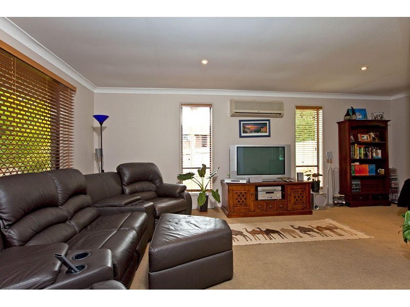 32 Cumberland Drive, Alexandra Hills QLD 4161