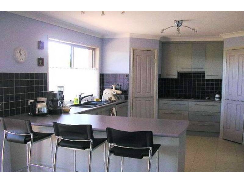 7 Creedin Ct, Redland Bay QLD 4165