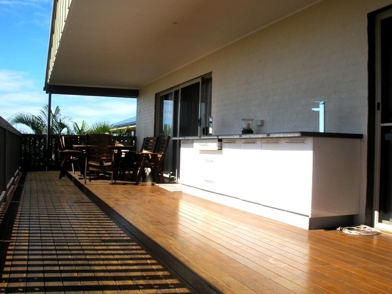 7 Creedin Ct, Redland Bay QLD 4165