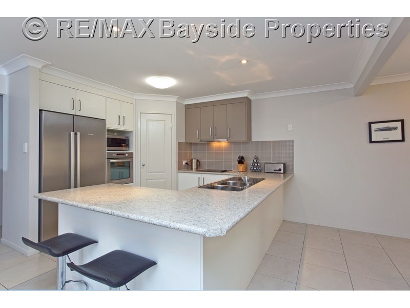 7 Kelby Close, Redland Bay QLD 4165