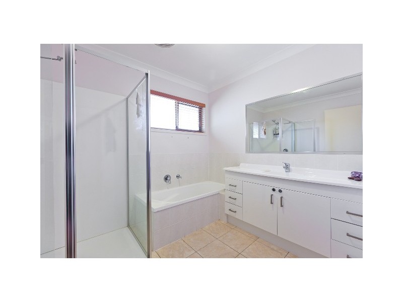 9 Spurs Drive, Wellington Point QLD 4160