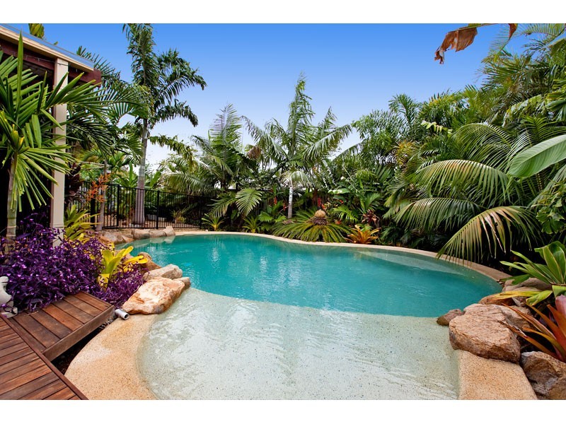 4 Montrose Place, Redland Bay QLD 4165