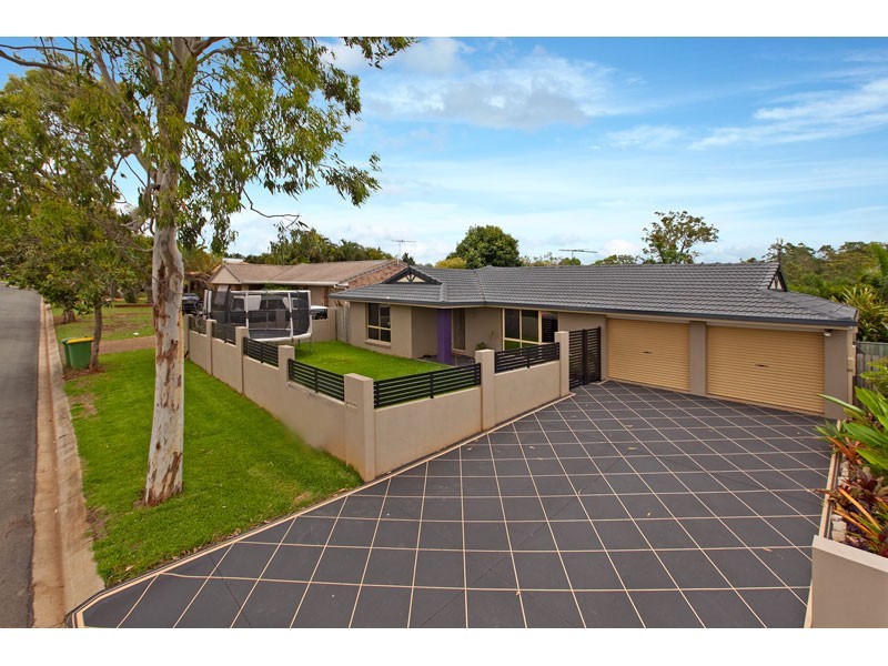 4 Montrose Place, Redland Bay QLD 4165