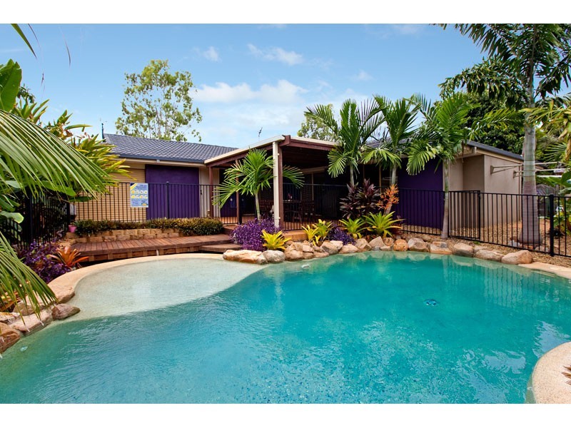 4 Montrose Place, Redland Bay QLD 4165