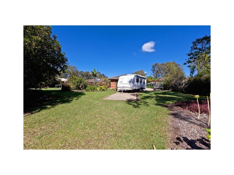 63 Whitehall Avenue, Birkdale QLD 4159